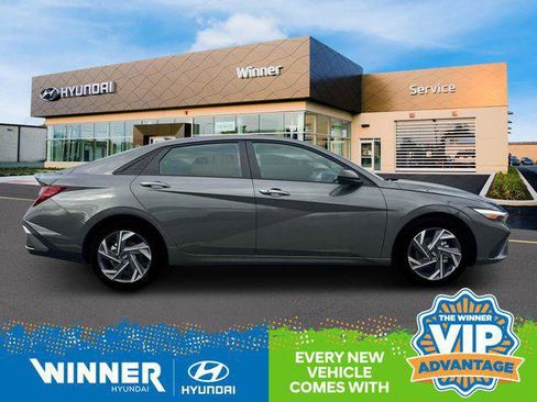 New 2025 Hyundai Elantra Sport image 9