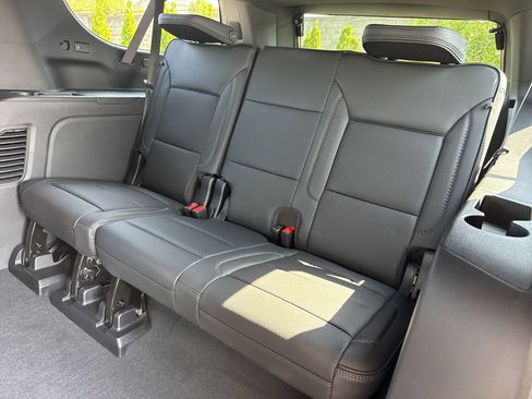 Used 2026 GMC Yukon XL Denali w/ Denali Reserve Package AWD/4WD image 33