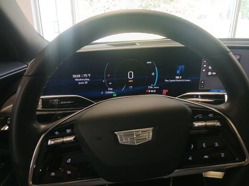 Used 2024 Cadillac Lyriq Luxury w/ LPO, Floor Liner Package AWD/4WD image 22