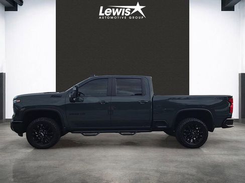 Used 2025 Chevrolet Silverado 2500 LT w/ Trail Boss Package AWD/4WD image 2