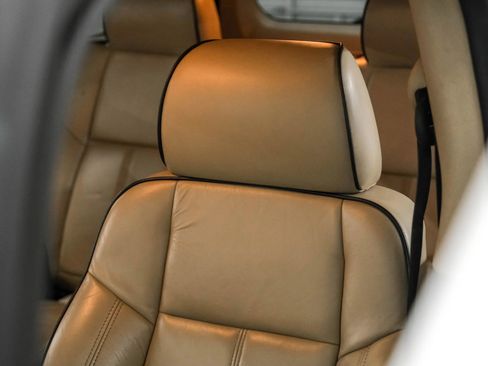 Used 2010 HUMMER H3 Luxury w/ Appearance Package image 28