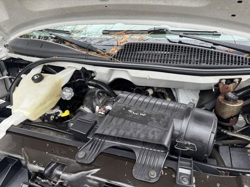 Used 2014 Chevrolet Express 2500 image 11