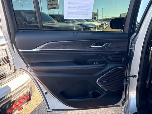 Used 2021 Jeep Grand Cherokee L Overland w/ Advanced Protech Group III image 14