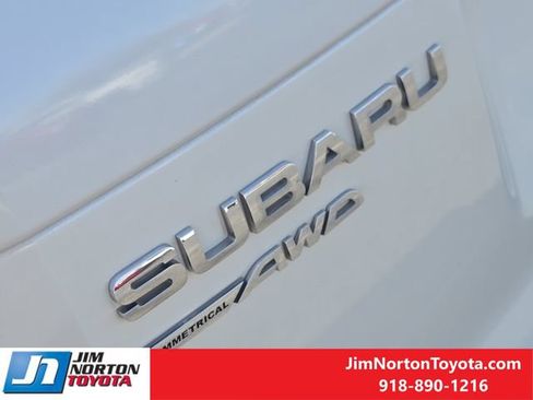 Used 2018 Subaru Forester 2.5i Touring AWD/4WD image 11