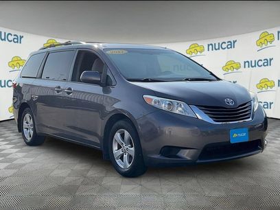 Used 2017 Toyota Sienna LE w/ Outdoor Package