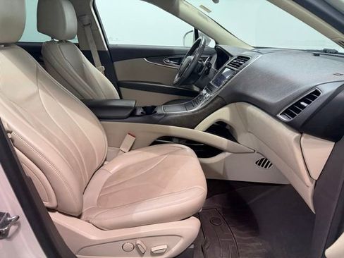 Used 2020 Lincoln Nautilus Reserve image 31