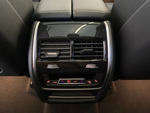 Certified 2025 BMW X7 xDrive40i image 30