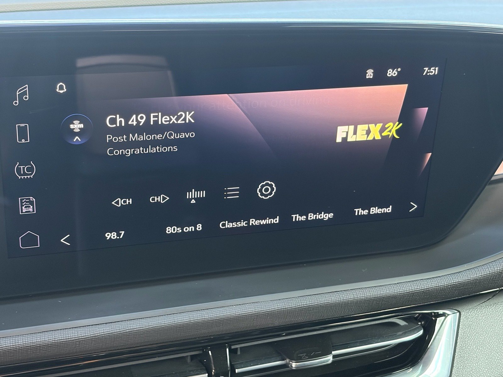 Used 2025 Buick Envista Sport Touring w/ Convenience I Package FWD image 21