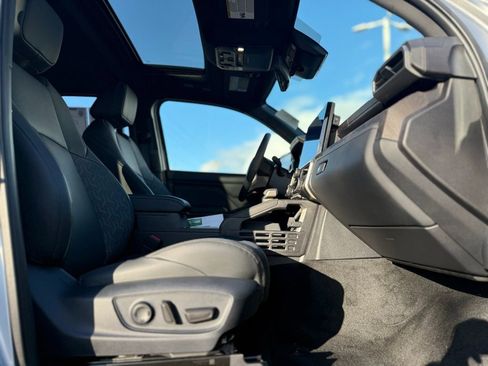 Used 2025 Toyota Tacoma Limited image 21