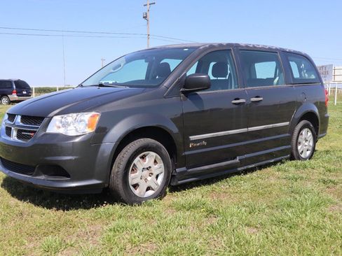 Used 2012 Dodge Grand Caravan American Value Package FWD image 5