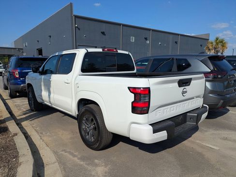 Certified 2025 Nissan Frontier SV RWD image 5
