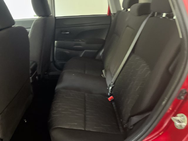 Used 2025 Mitsubishi Outlander Sport AWD image 13