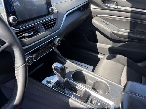 Used 2019 Nissan Altima 2.5 SV FWD image 14