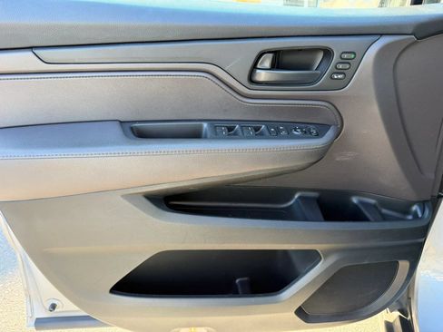 Used 2018 Honda Odyssey EX-L image 9