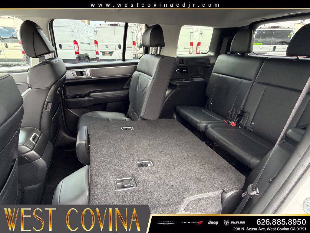 Used 2025 Hyundai Santa Fe SEL AWD/4WD image 32