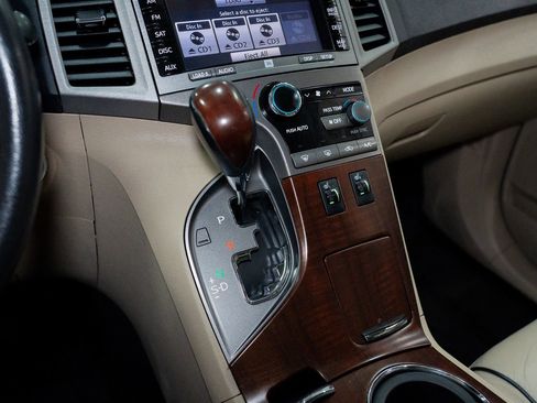 Used 2011 Toyota Venza AWD w/ Premium Pkg #2 image 40