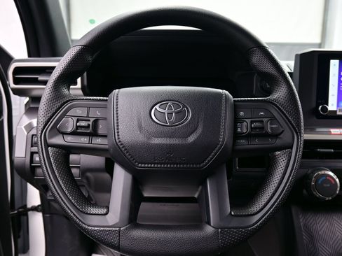 Used 2025 Toyota Tacoma SR5 AWD/4WD image 23