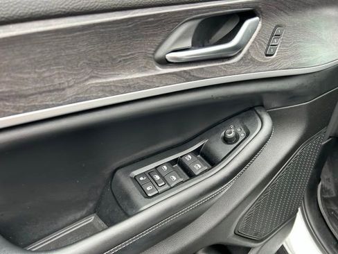 Used 2023 Jeep Grand Cherokee Limited w/ Luxury Tech Group II image 25