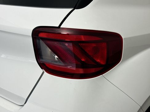 Used 2026 Hyundai Venue SEL FWD image 32