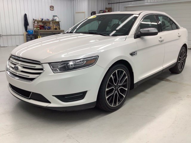 Used 2019 Ford Taurus Limited AWD/4WD image 3