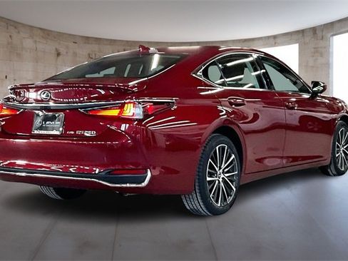 Used 2023 Lexus ES 250 w/ Premium Package image 5
