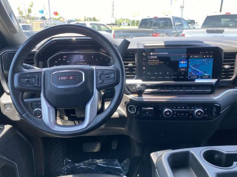 Used 2025 GMC Sierra 1500 SLT AWD/4WD image 12