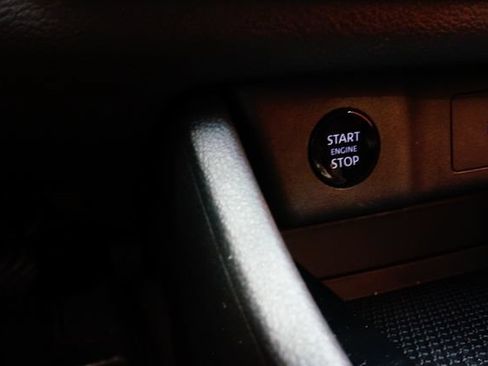 Certified 2025 Nissan Rogue SV AWD/4WD image 28