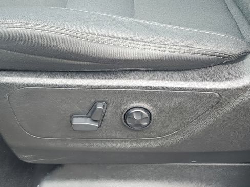 Used 2019 RAM 1500 Big Horn image 25