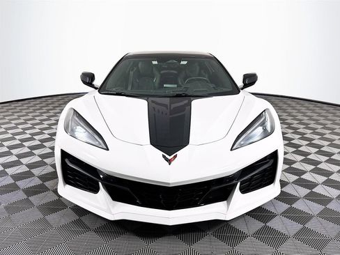 Used 2025 Chevrolet Corvette Z06 image 2