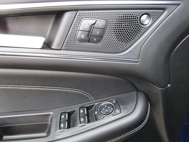 Used 2023 Ford Edge Titanium AWD/4WD image 16