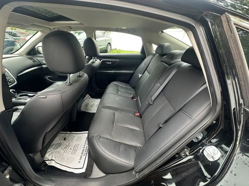 Used 2016 Nissan Altima 2.5 SL w/ 2.5 Technology Package FWD image 16