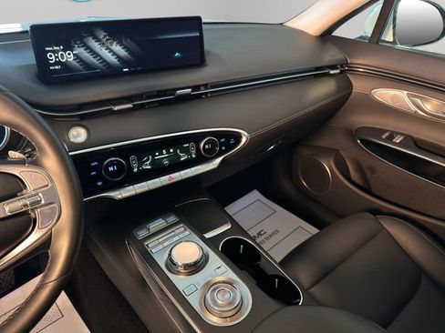 Used 2025 Genesis GV70 2.5T image 17