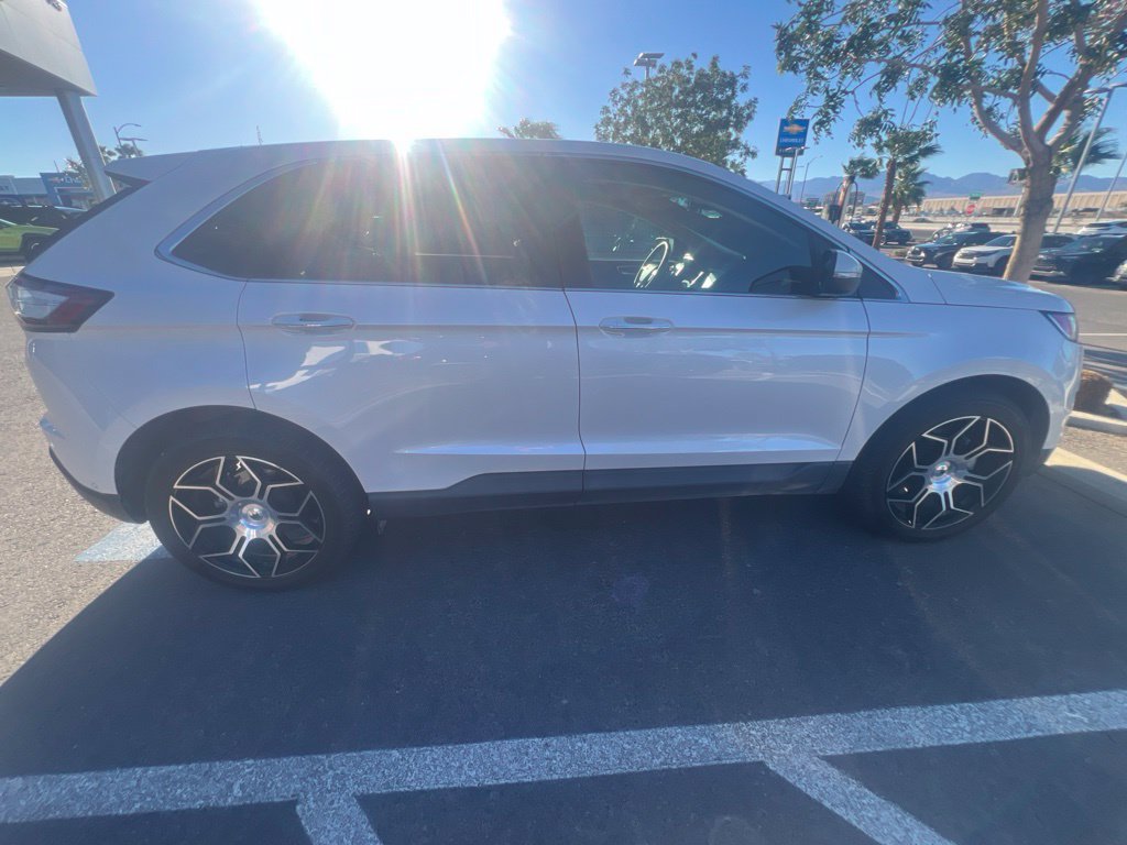 Used 2018 Ford Edge Titanium w/ Equipment Group 302A FWD image 7
