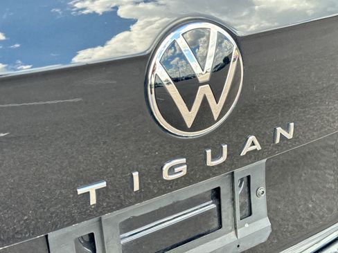 Used 2024 Volkswagen Tiguan SE R-Line FWD image 19