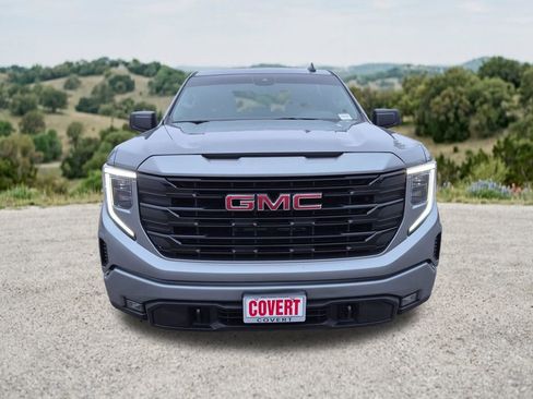 Used 2024 GMC Sierra 1500 Elevation RWD image 2