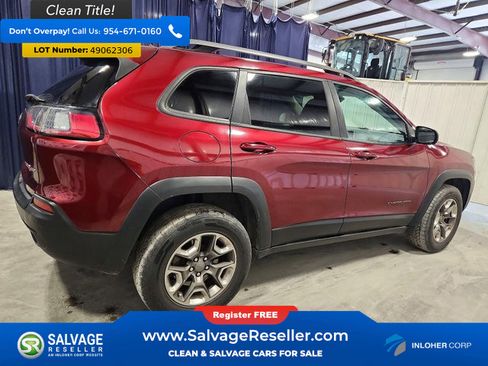 Used 2019 Jeep Cherokee Trailhawk AWD/4WD image 4
