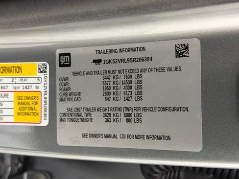 Used 2025 GMC Yukon AT4 Ultimate w/ LPO, Floor Liner Package AWD/4WD image 24