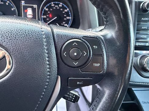 Used 2018 Toyota RAV4 XLE image 21