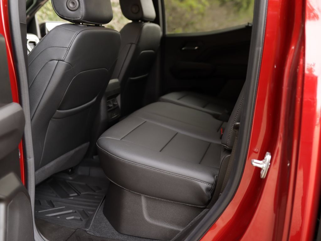Used 2025 GMC Canyon Elevation w/ Convenience Package AWD/4WD image 28
