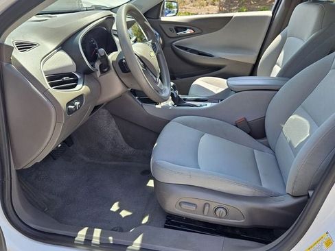 Used 2024 Chevrolet Malibu LT FWD image 17