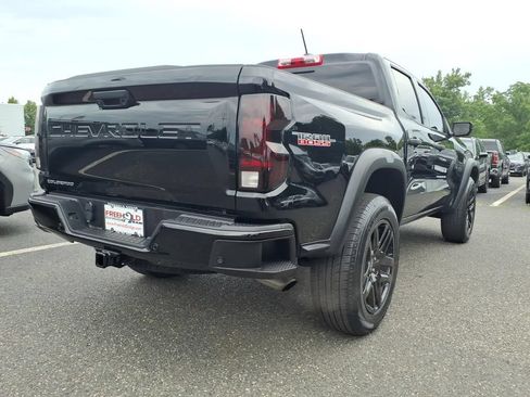 Used 2023 Chevrolet Colorado Trail Boss w/ Technology Package AWD/4WD image 18