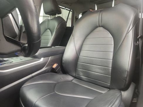 Used 2021 Toyota Highlander XLE FWD image 13