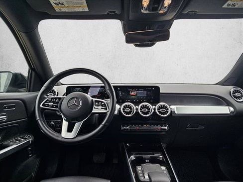 Used 2021 Mercedes-Benz GLB 250 image 13