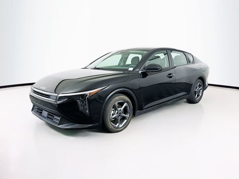 Used 2025 Kia K4 FWD image 3