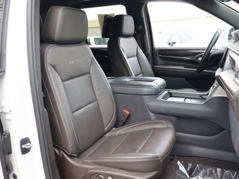 Used 2021 GMC Yukon Denali w/ Denali Premium Package RWD image 27