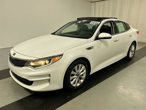 Used 2018 Kia Optima EX w/ Premium Package image 5