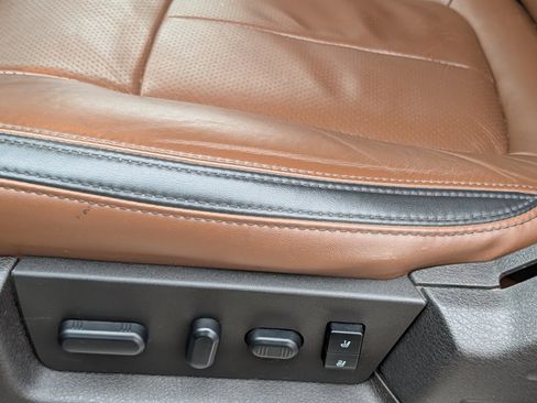 Used 2014 Ford F150 Platinum image 12