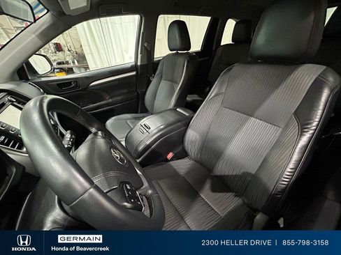 Used 2016 Toyota Highlander Plus AWD/4WD image 26