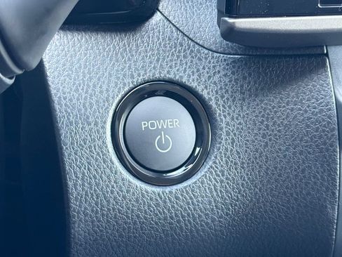 New 2026 Toyota Camry Hybrid FWD image 31