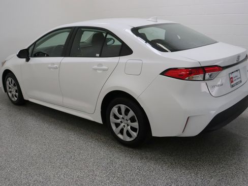 Used 2025 Toyota Corolla LE FWD image 9